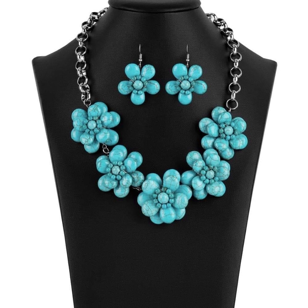 Genuine Zi collection necklace with earrings